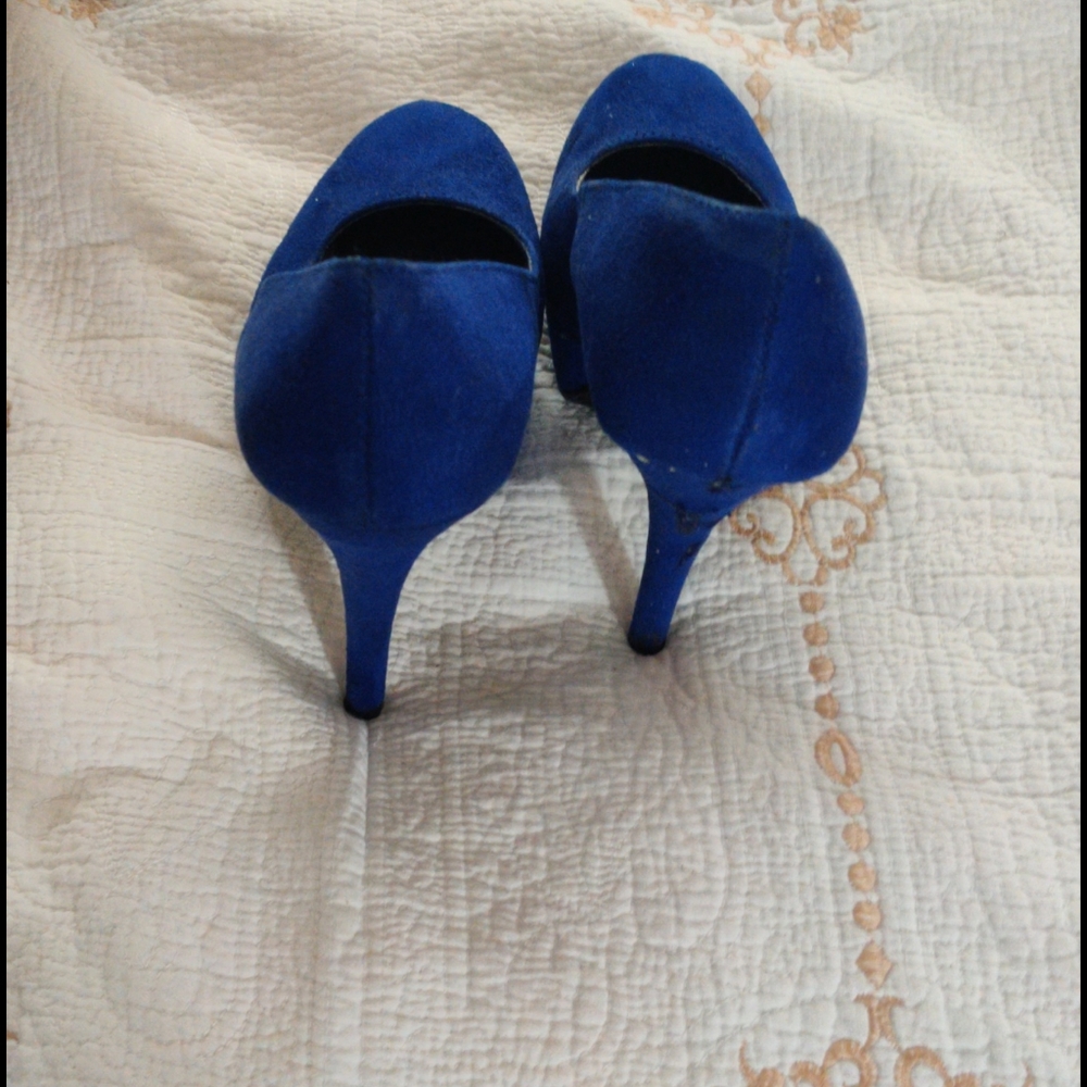 Shoes - Picture 3 of 3
